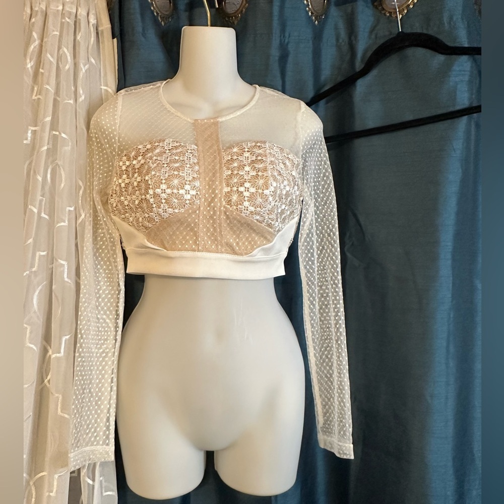 Banjul Elegant Lace Long Sleeve Crop Top in white and Gold colors